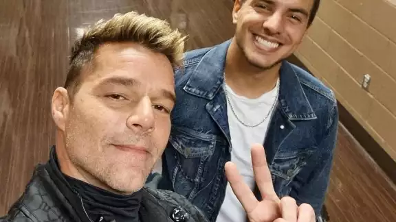 El hijo de Eugenio Derbez estuvo presente en el primer concierto de la gira de Ricky Martin y Enrique Iglesias El hijo de Eugenio Derbez estuvo presente en el primer concierto de la gira de Ricky Martin y Enrique Iglesias