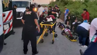 En la carretera Sitilpech-Tunkás 19 personas resultan lesionadas, tras accidentarse un autobús de Oriente