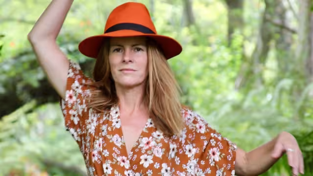 La sexóloga e hija de Raúl Velasco es una fiel defensora del poliamor y las relaciones abiertas