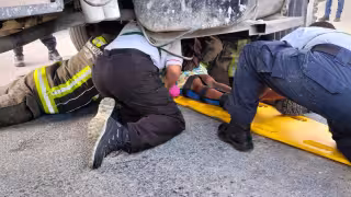 Ciclista sobrevive tras ser arrollado por un camión de carga en Cancún