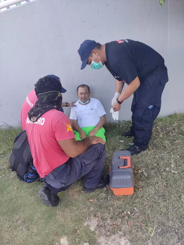 El paciente quedó bajo observación médica, pues aparentemente presentaba un cuadro agudo posiblemente de gastroenteritis