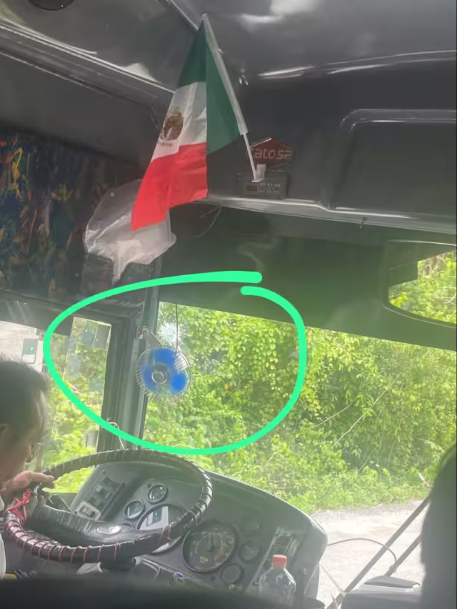 Chofer de autobús salva a pasajeros durante enfrentamiento armado en límites de Quintana Roo y Yucatán