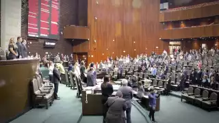 Los legisladores de oposición buscan hecar abajo el decreto que permite la promoción de la Revocación de Mandato por funcionarios. Foto: Cámara de Diputados