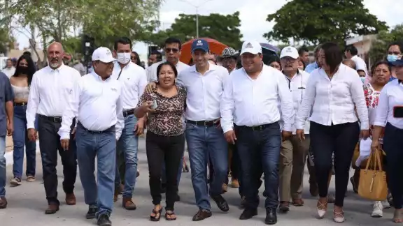 Mauricio Vila entregó trabajos de construcción y repavimentación de calles en Kanasín Mauricio Vila entregó trabajos de construcción y repavimentación de calles en Kanasín