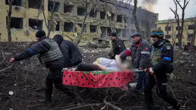La mujer y su bebe fueron heridos durante un bombardeo de Rusia a Ucrania