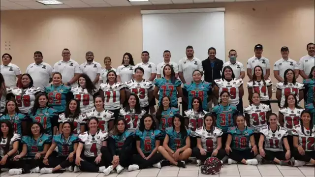 La selección femenil de futbol americano no ha conseguido vuelo a Finlandia