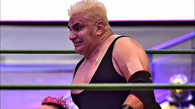 Shocker llega a clínica de rehabilitación de Julio César Chávez