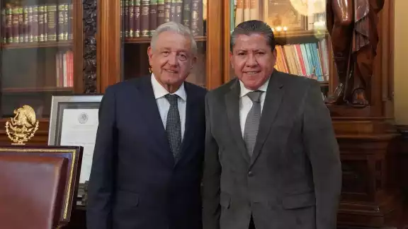 David Monreal, gobernador de Zacatecas junto al presidente, durante su reunión de este miércoles. Foto: Twitter @DavidMonrealA David Monreal, gobernador de Zacatecas junto al presidente, durante su reunión de este miércoles. Foto: Twitter @DavidMonrealA