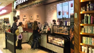Desde 1998, comerciantes y transportistas mantienen disputas con ASUR en el aeropuerto de Cancún