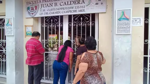 Padres de familia acusan que el director de la escuela está encubriendo al responsable