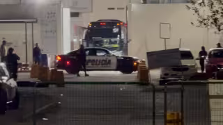 Realizan traslado de internos del Cereso de Cancún en medio de operativo de seguridad