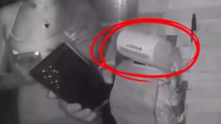 Caen policías turísticos por presunta extorsión a turistas con terminal bancaria en Cancún