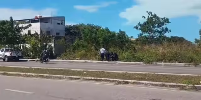 La conductora perdió el control de su vehículo tras frenar de manera repentina por el cierre de un carril en el tramo de Bécal