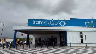 Cliente acusa presunto abuso tras exigir factura en Sam’s Club de Chetumal