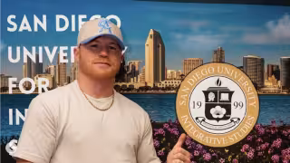 Canelo Álvarez inicia la universidad en San Diego: “Nunca es tarde para empezar”