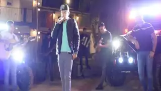 El joven de 20 años fue asesinado en un atentado exclusivamente en su contra desde un vehículo de lujo