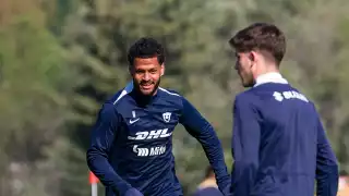 Pumas refuerzos:  podría llegar delantero extranjero; Caicedo no sale