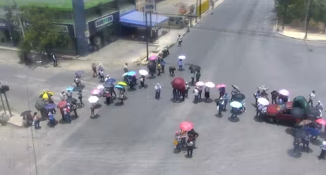 Maestros de la CNTE mantienen sus bloqueos en Mérida