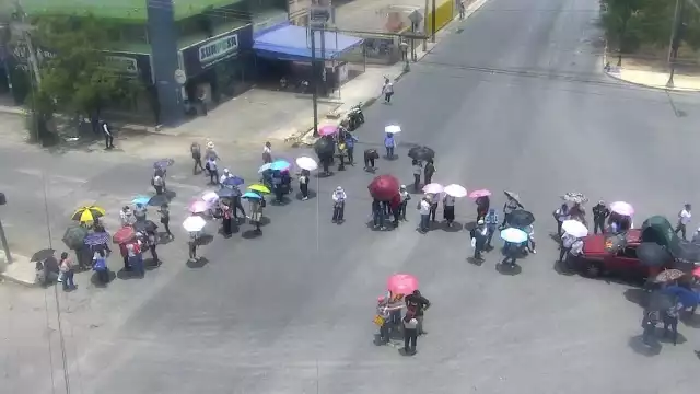 Maestros de la CNTE mantienen sus bloqueos en Mérida