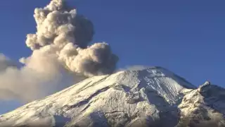 Aeropuerto de Puebla suspende actividades por volcán Popocatépetl