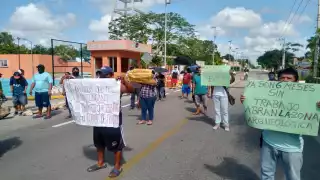 Protestas artesanos del municipio de Tinum (Alfredo Osorio Aguilar)