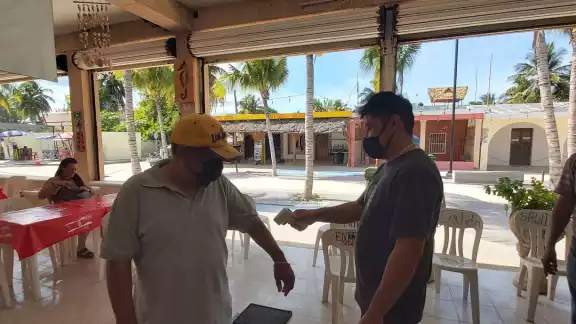 Empresarios de la localidad coincidieron en que abrir sus comercios se convierte automáticamente en pérdidas, pues casi no hay viajeros en la ciudad Empresarios de la localidad coincidieron en que abrir sus comercios se convierte automáticamente en pérdidas, pues casi no hay viajeros en la ciudad