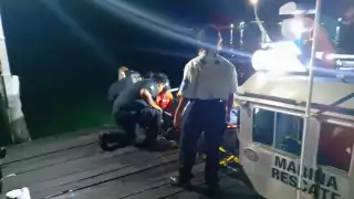 Marina traslada en embarcación a mujer embarazada