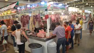 Locatarios esperan una repunte en sus ventas del 70% y descartan un aumento en sus precios. Foto: Fernando Kantún