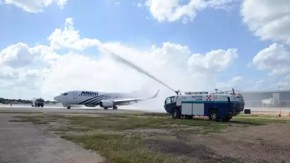 Las autoridades aeroportuarias hicieron el corte del listón para los destinos aéreos que se interrumpieron debido a la pandemia Las autoridades aeroportuarias hicieron el corte del listón para los destinos aéreos que se interrumpieron debido a la pandemia