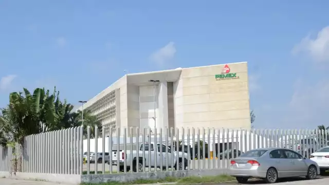 El funcionario habría triangulado y facturado más de 22 millones de pesos