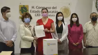 Entregan segundo informe de resultados de Mauricio Vila a Congreso de Yucatán