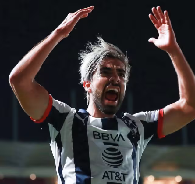 Rodolfo Pizarro levanto el título de Liga con Rayados en 2019. Foto: Instagram @rpizarrot