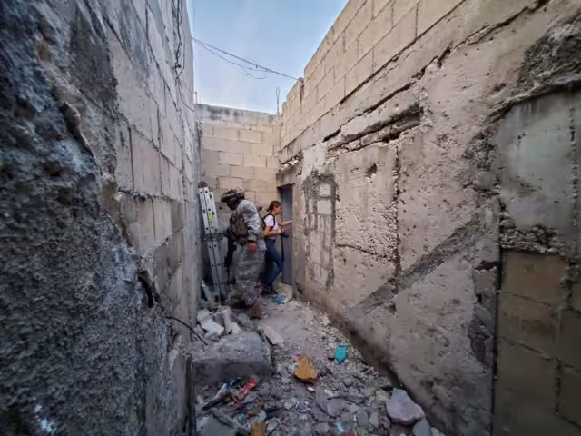 Tras terminar el operativo de cateo aseguraron el inmueble con los sellos oficiales