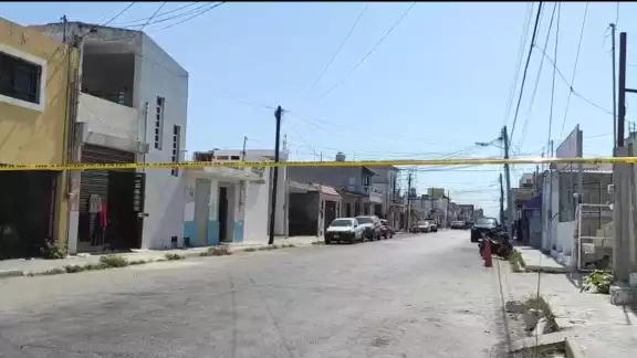 Vecinos del departamento del finado señalaron que era una persona muy callada y que rara vez se le podía ver fuera de su casa Vecinos del departamento del finado señalaron que era una persona muy callada y que rara vez se le podía ver fuera de su casa