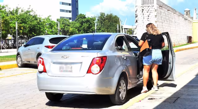 Cerca de 180 vehículos operan ilegalmente en Campeche a través de inDrive