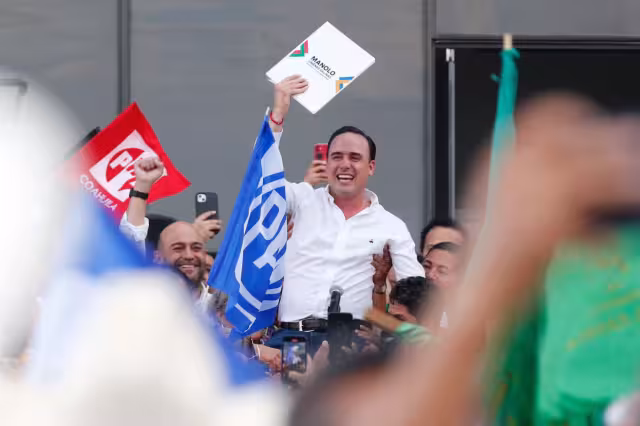 Manolo Jiménez Salinas se registra como candidato a la gubernatura de Coahuila por la Alianza Ciudadana por la Seguridad;