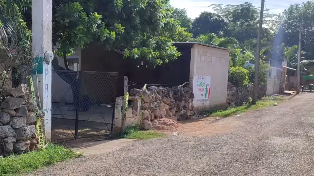 Policías acordonaron la casa donde se reportó el deceso