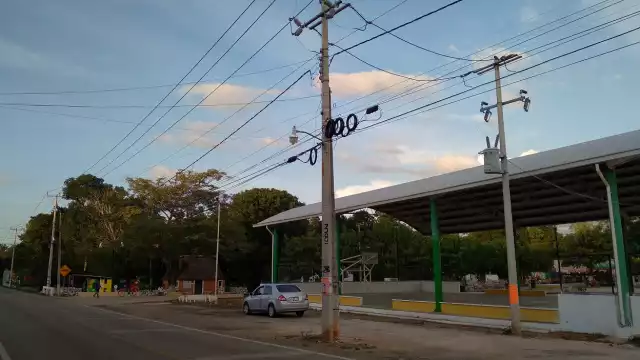 La CFE se comprometió a solucionar las fallas eléctricas en la comunidad, pero las anomalías en el voltaje persisten