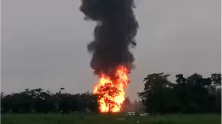 Personal de Pemex se encuentra en labores de control de la fuga y la disección de la línea