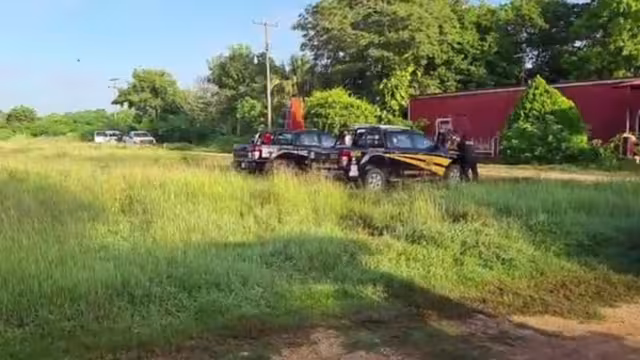 Al lugar del siniestro llegaron agentes de seguridad pública y personal de la fiscalía general del Estado