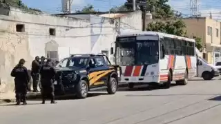 Patrulla de la SSP choca contra autobús en Mérida; hay cuatro heridos, incluidas dos embarazadas