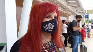 Layda Sansores arribó al Aeropuerto Internacional de Campeche