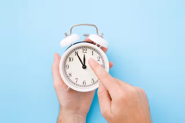 El horario se atrasará una hora