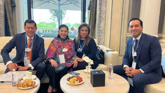 Mauricio Vila Dosal se reunió con directivos del Foro Económico Mundial y empresarios de todo el mundo Mauricio Vila Dosal se reunió con directivos del Foro Económico Mundial y empresarios de todo el mundo