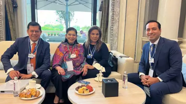 Mauricio Vila Dosal se reunió con directivos del Foro Económico Mundial y empresarios de todo el mundo