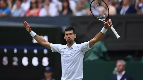 Novak Djokovic ofreció un gran tenis para poder remontar y vencer a Jannick Sinner en los cuartos de final de Wimbledon Novak Djokovic ofreció un gran tenis para poder remontar y vencer a Jannick Sinner en los cuartos de final de Wimbledon