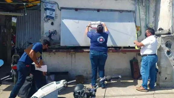 Se informó que en lugar, las autoridades se entrevistaron con quien se ostentó como el dueño del inmueble