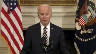 Biden busca proteger a los migrantes con las visas permanentes