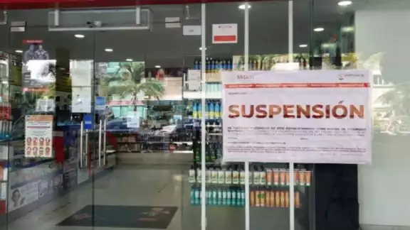 En varios comercios se expendían, medicamentos controlados sin receta médica.
