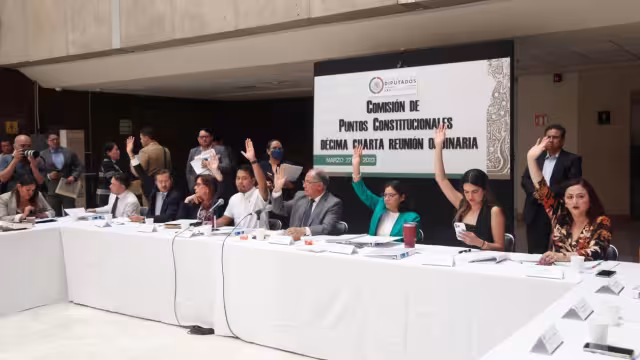 Los integrantes de la Comisión de Puntos Constitucionales aprobaron la denominada “ley 3 de 3 contra la violencia”